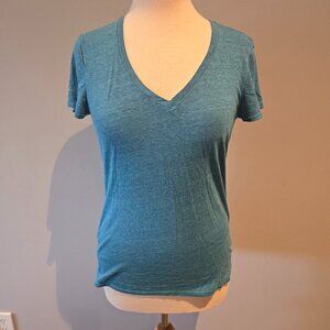 Under Armour Women’s HeatGear V-Neck Training Tee | Size Medium | Teal